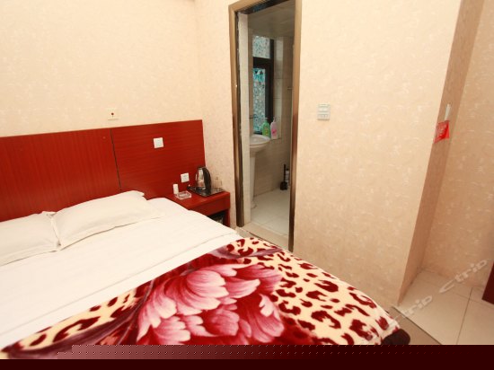 时尚电脑大床房