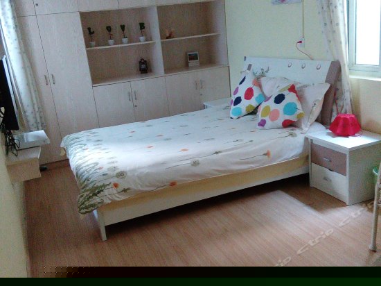 温馨情侣大床房