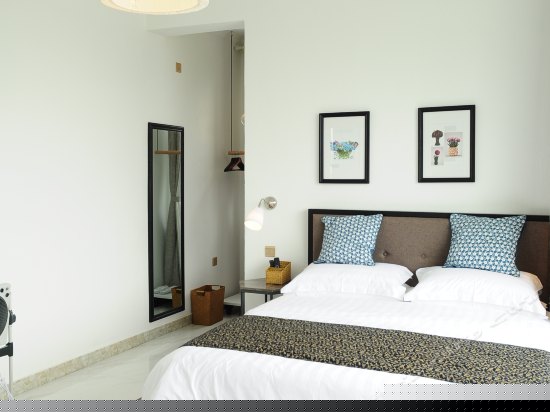 侧面海景大床房