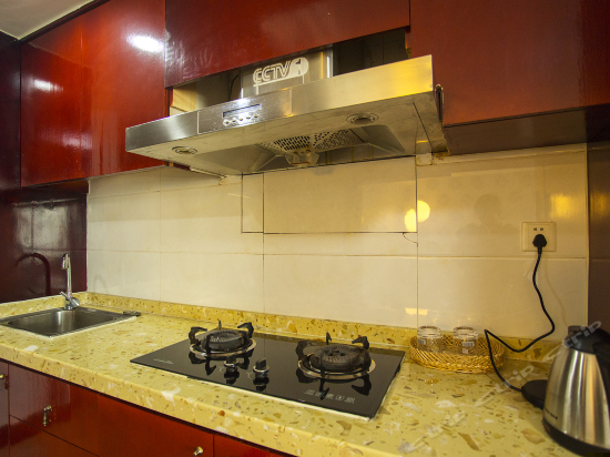 尊贵豪华大床房