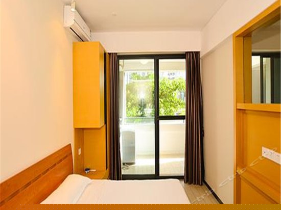 温馨蜜月大床房