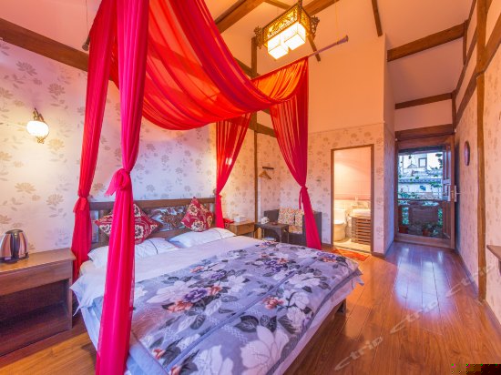 二楼舒适大床房