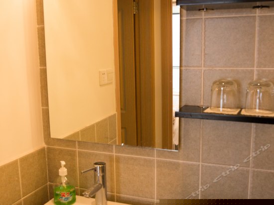 时尚家庭双床套房