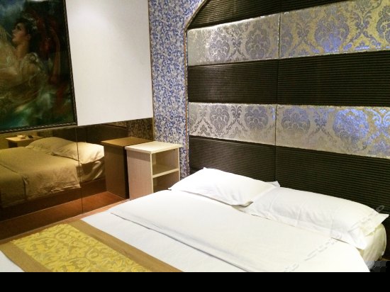 简约主题大床房