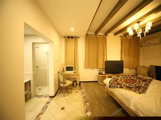 简约侧海景大床