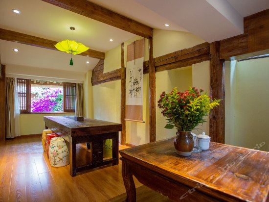 二楼豪华圆床房