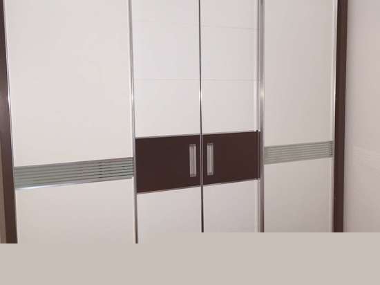 浪漫实木大床房