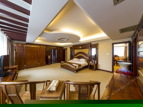 高级商务四室一厅套房