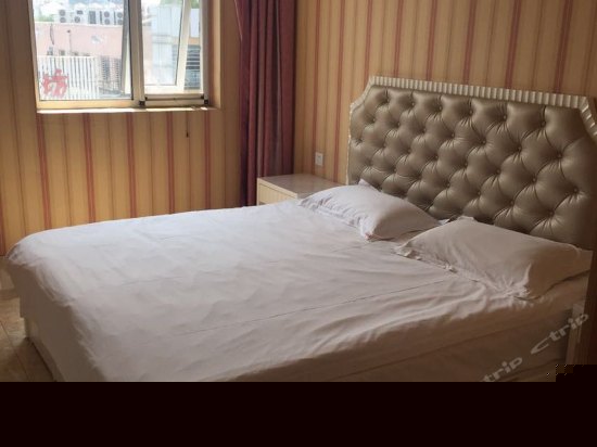 豪华商务大床间