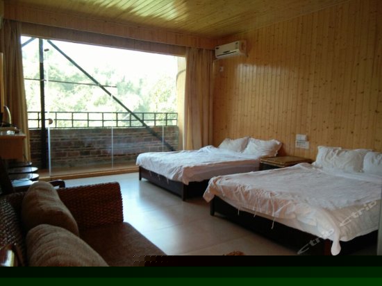 江景阳台木家庭房