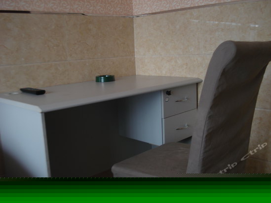 豪华电脑大床间