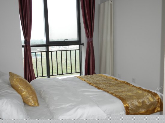 一室一厅套间双床房