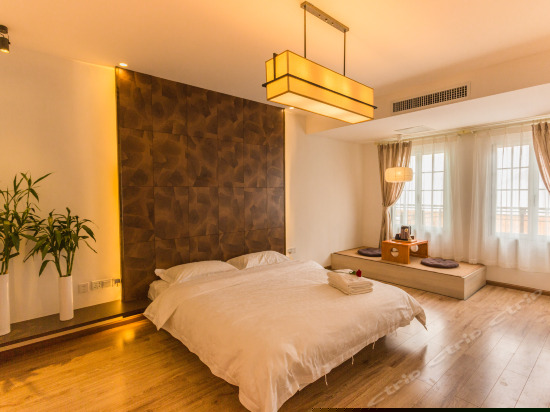 凡尘院景大床房