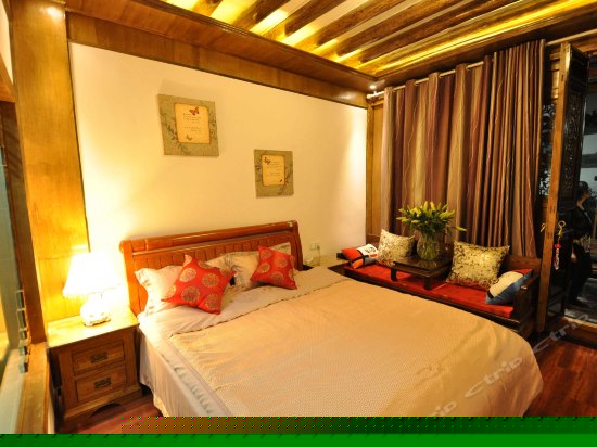 纳西特色大床房103