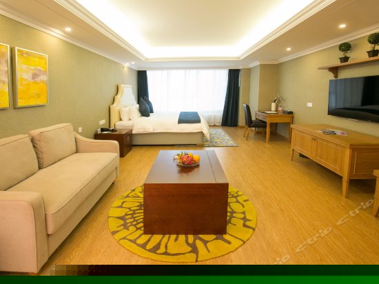 豪华商务大床房