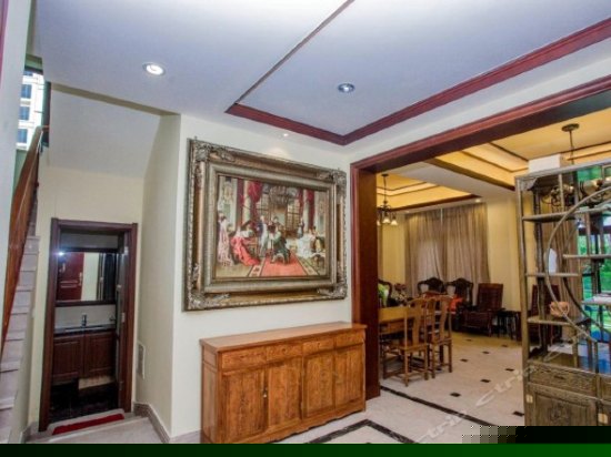 棕榈滩别墅四房七床五卫套房