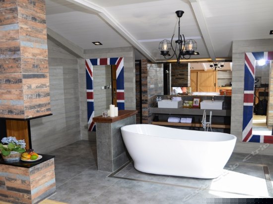 阳台海景尊贵双人间