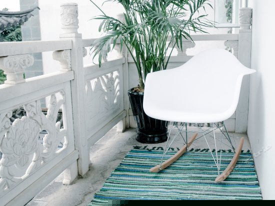 南北一号阳台绿色间