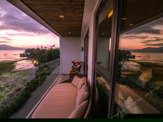 豪华海景露台大床房