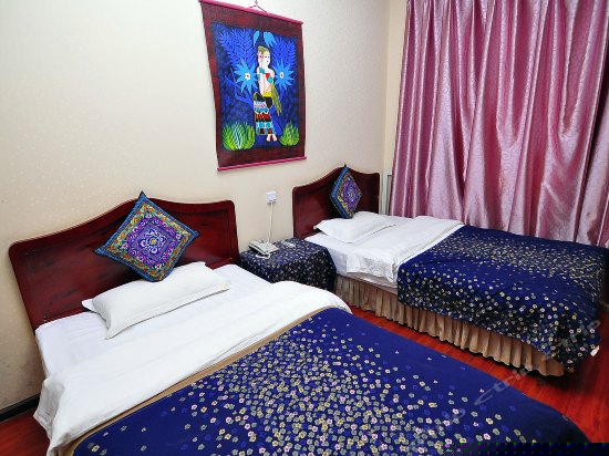 豪华民族双床房