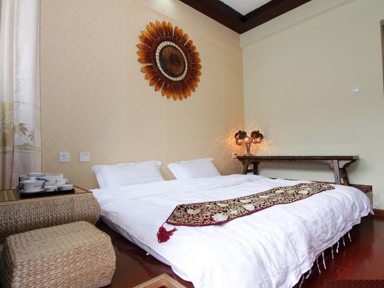 泰式休闲榻榻米大床房