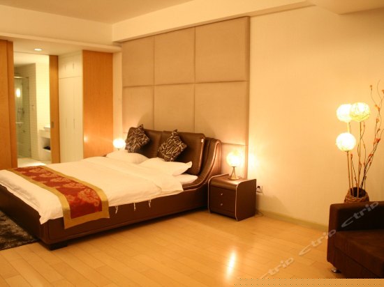 豪华大床房