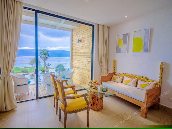 豪华海景露台家庭套房