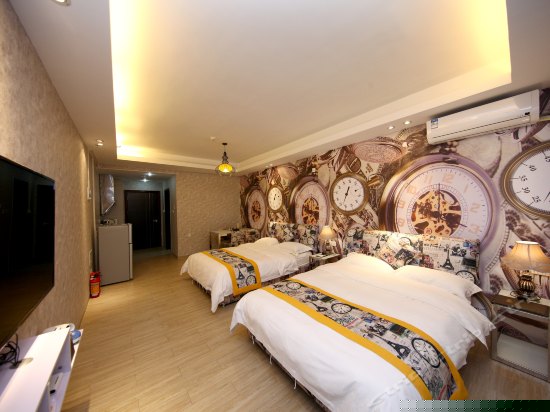 欢乐时光双床房