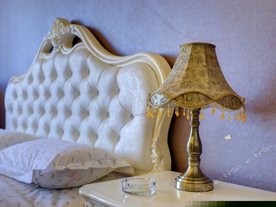 豪华海河景大床房