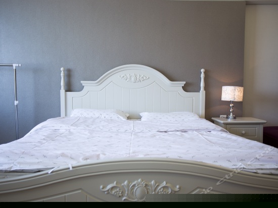 豪华双人大床房