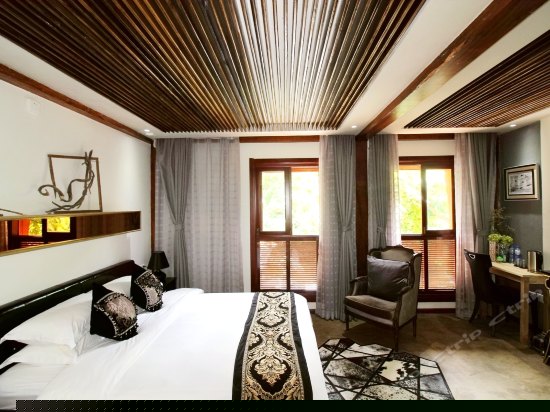 简雅豪华大床房