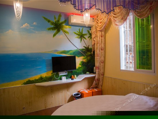 温馨浪漫圆床房