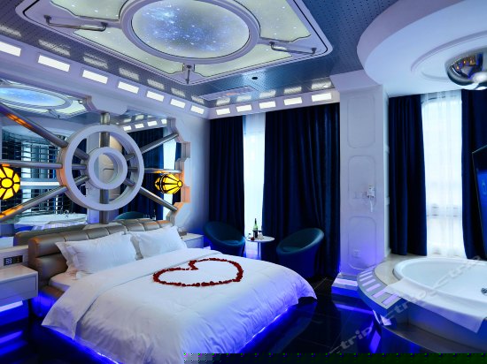 Q15太空舱主题房