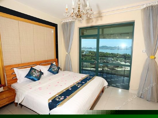 电脑高级海景大床房