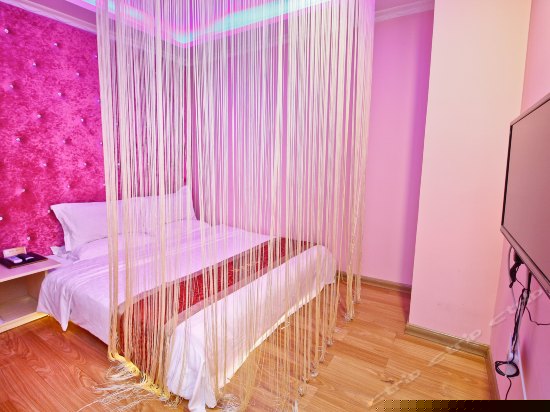 特色情人房(无窗)