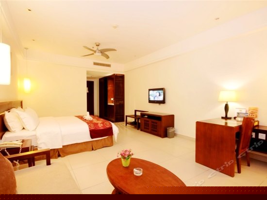 华灯市景大床房