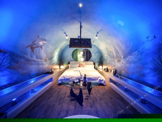 温馨浪漫主题房