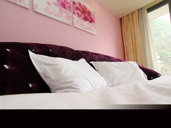 阳台观景温馨圆床房