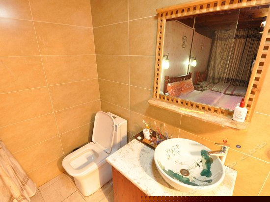 温馨家庭房（桃花源）