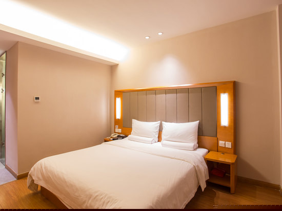 零压高级大床房