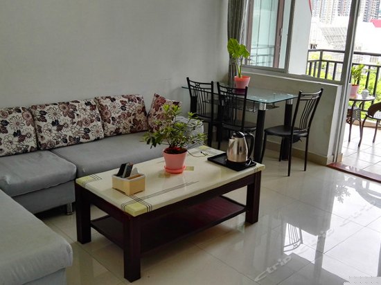 公寓一房一厅阳台双床间