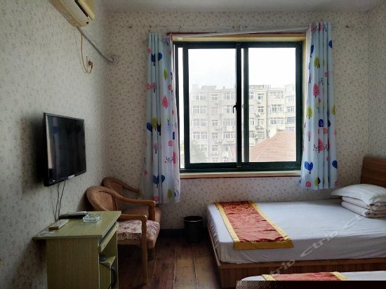 温馨合家欢（市景窗）