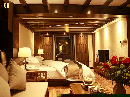 藏式风情豪华大床房