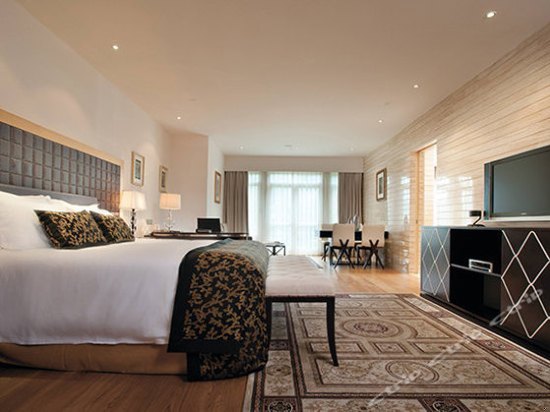 连排家庭复式套房