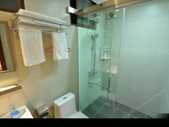 温馨家庭双床房107