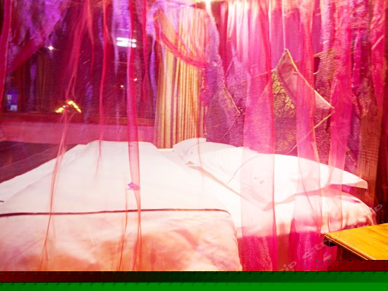 全景蜜月大床房