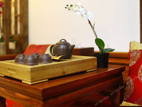 杜若临河豪华大床房