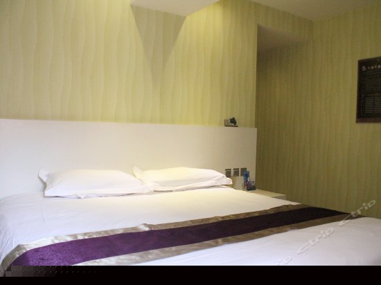 豪华商务大床房