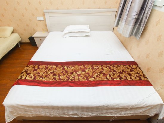 豪华单间间1.8米大床