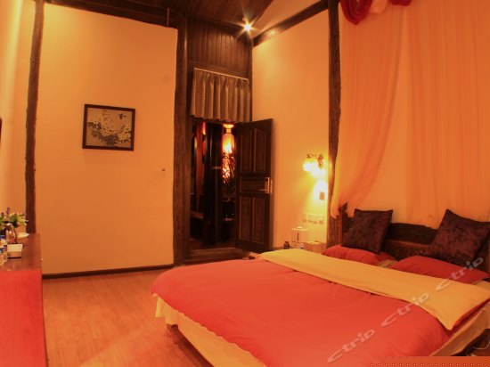 二楼温馨中式大床房